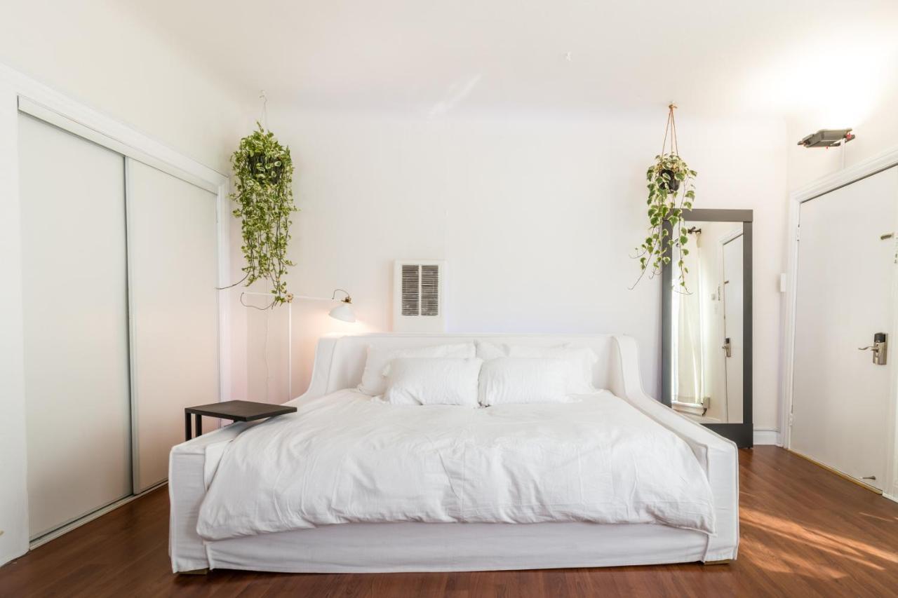 Sunny Boho Chic West Hollywood Flat! Los Angeles