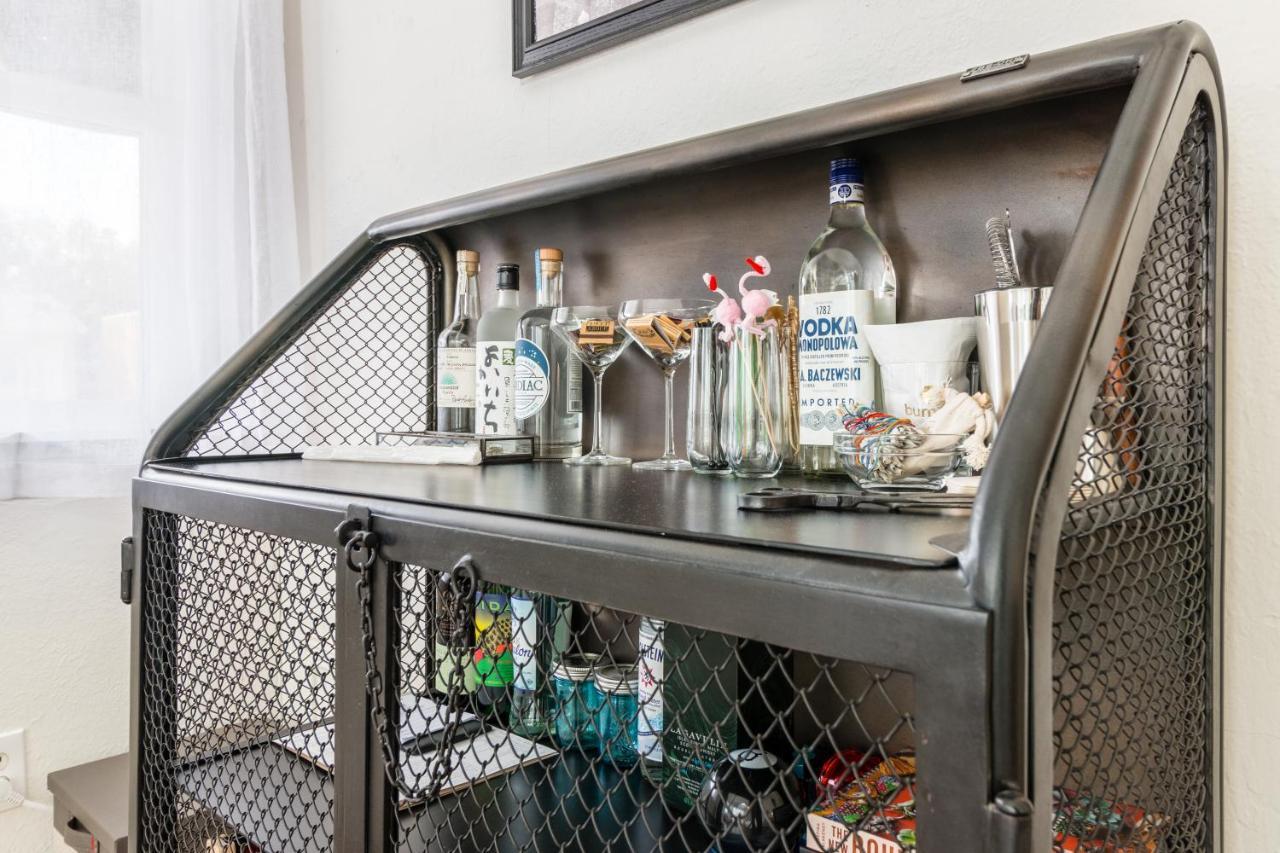 Sunny Boho Chic West Hollywood Flat! * Los Angeles